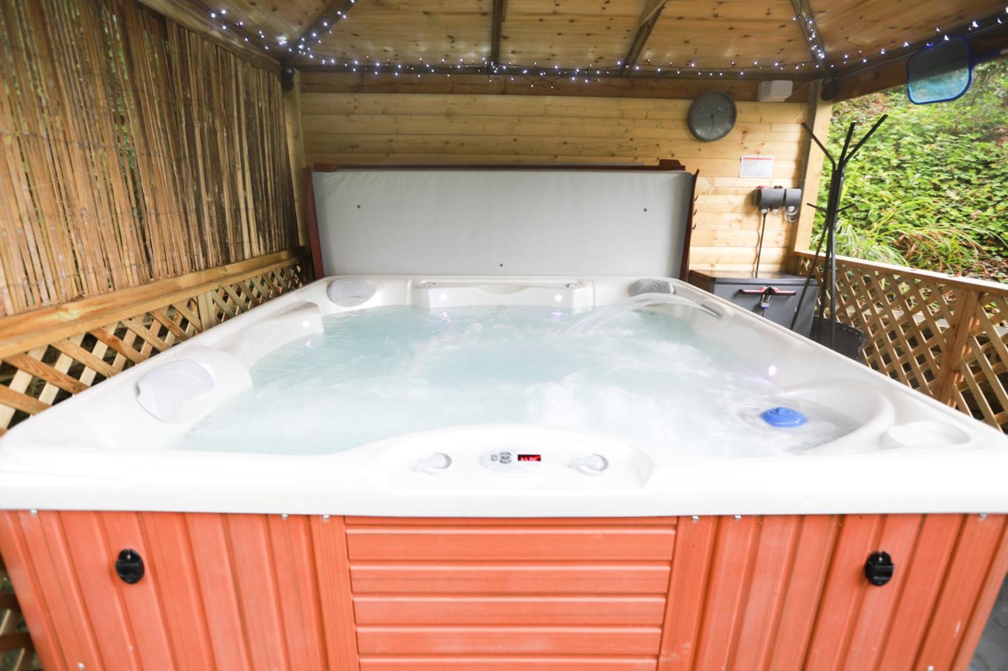 Woodside Ash Hot Tub & Pool Apartment Bideford Bagian luar foto